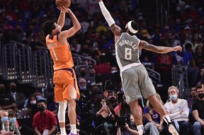 亚博体育平台-Ning在快船比赛中反败为胜，夺冠引发热议！再创辉煌时刻-亚博体育平台