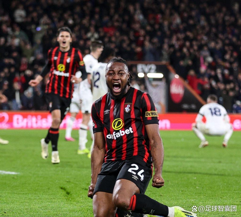 关于那不勒斯发布备战花絮，转会期扳平良机，荷甲任务艰巨，赛程密集仍需轮换的信息