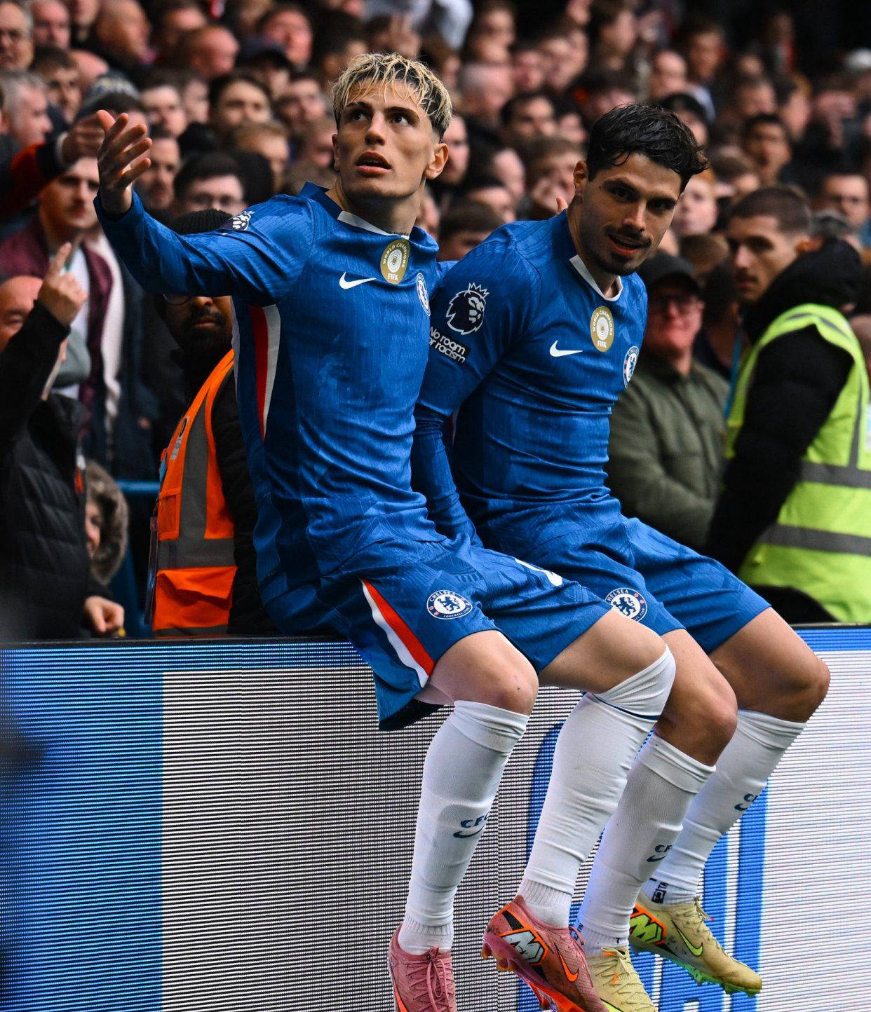 关于那不勒斯发布备战花絮，转会期扳平良机，荷甲任务艰巨，赛程密集仍需轮换的信息